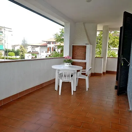Holiday Con Splendido Terrazzo E Bbq アパート *